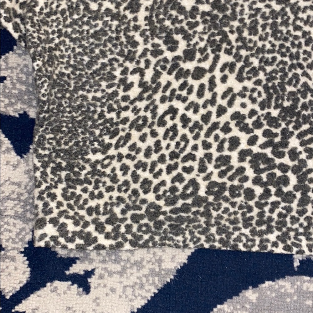 Super soft H&M Leopard Sweater - Picture 6 of 7